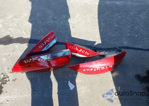 2017 Hyundai Elantra Se z USA, uszkodzony, nr VIN 5NPD84LF1HH091652